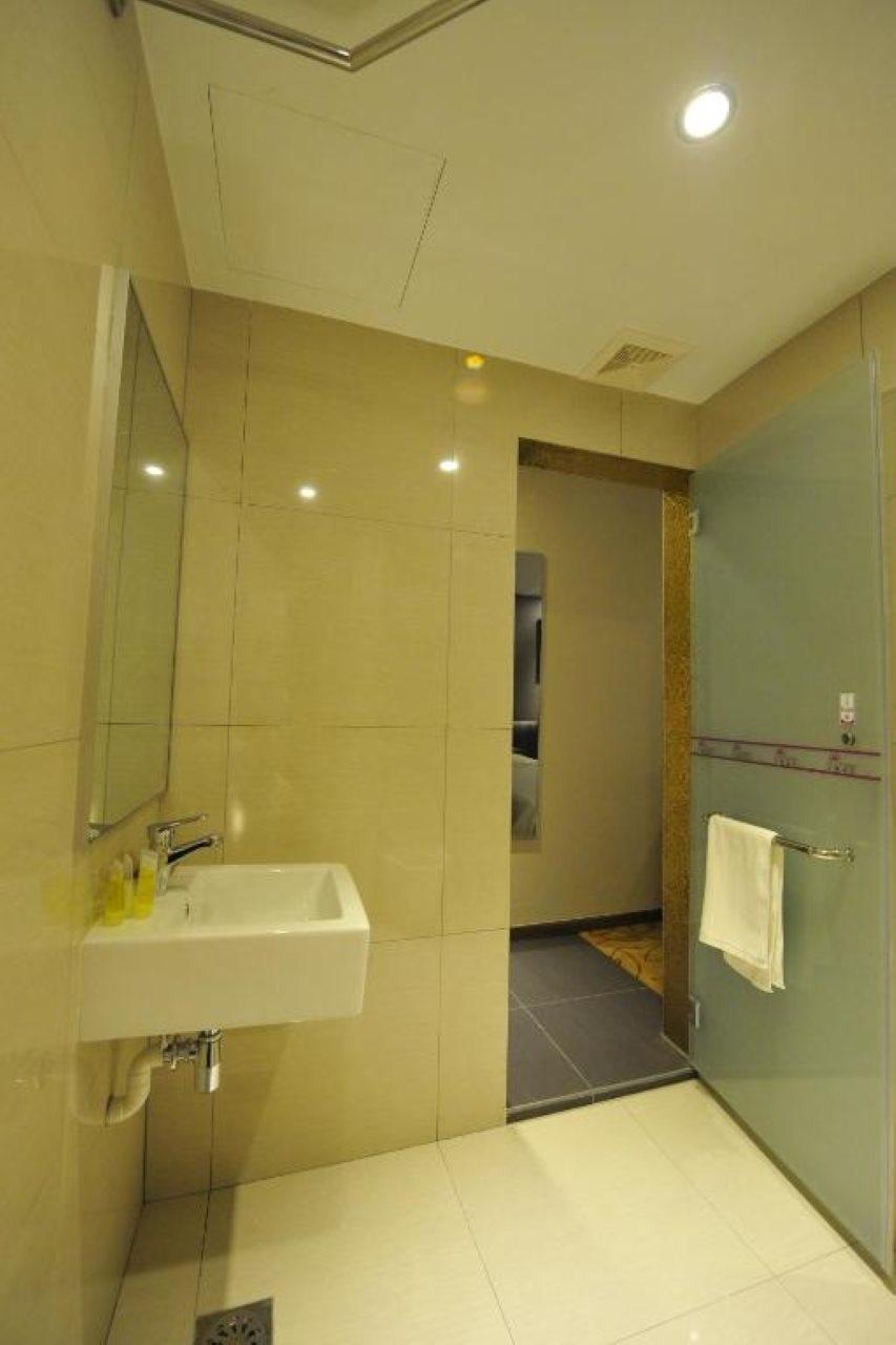 Milano Hotel Keluang Exterior foto